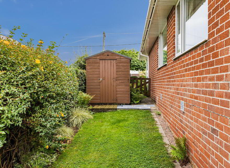 25 Londonderry Avenue, Comber, Newtownards, BT23 5ES