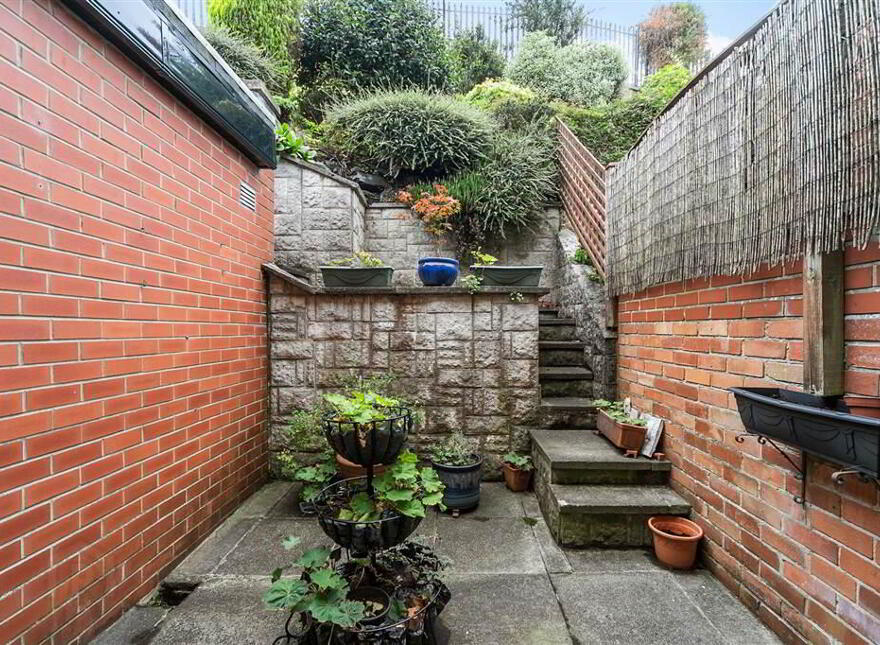 139 Knockbreda Park, Belfast, BT6 0HE