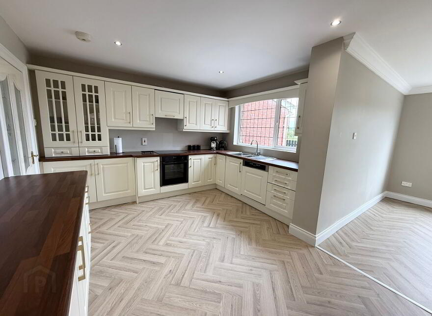 8 Rockvale, Armagh, BT60 3JG