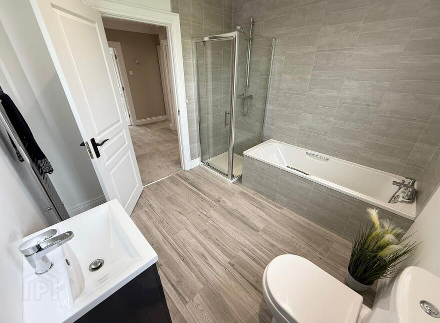 8 Rockvale, Armagh, BT60 3JG