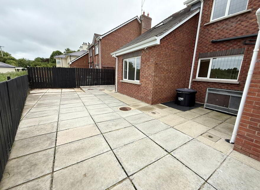 8 Rockvale, Armagh, BT60 3JG