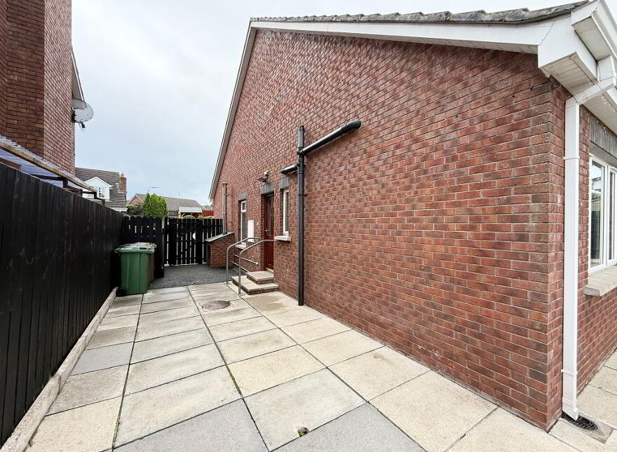 8 Rockvale, Armagh, BT60 3JG