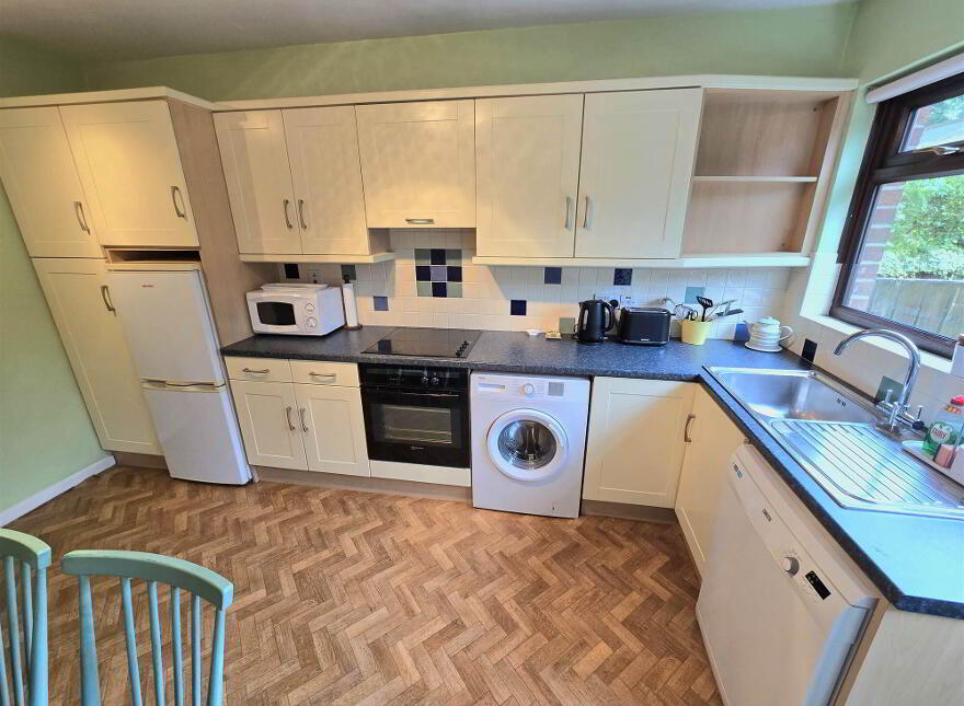12 Parkland Avenue, Lisburn, BT28 3JW