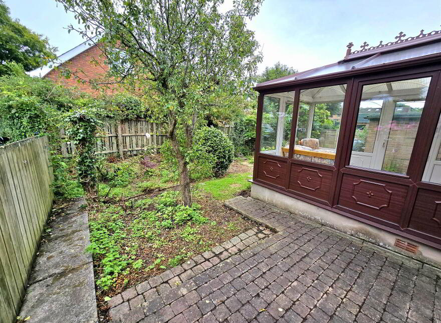 12 Parkland Avenue, Lisburn, BT28 3JW