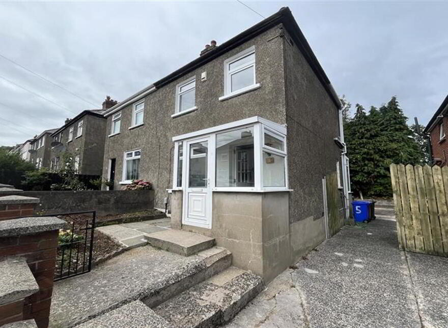5 Silverstream Gardens, Belfast, BT14 8GS photo