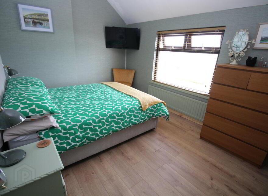 4 Hillhead Road, Ballycarry, Carrickfergus, BT38 9HE