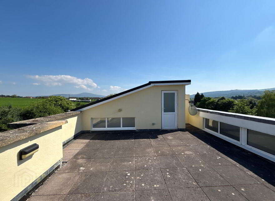 Apartment 8 Sliabh Na Mban Mews, Davis Road, Clonmel, E91RW93
