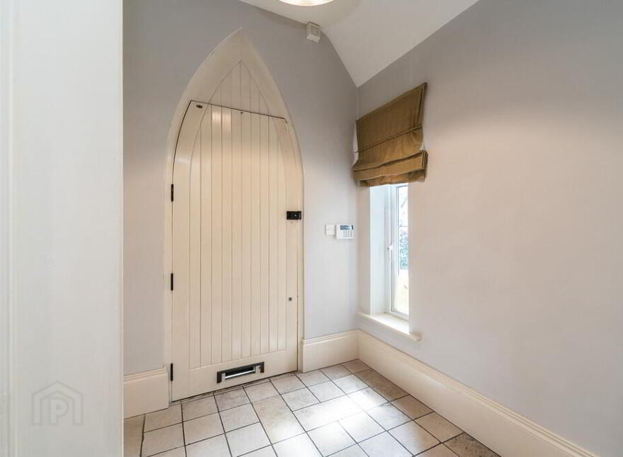 1 Governors Gate, Ballynahinch Road, Royal Hillsborough, BT26 6FE