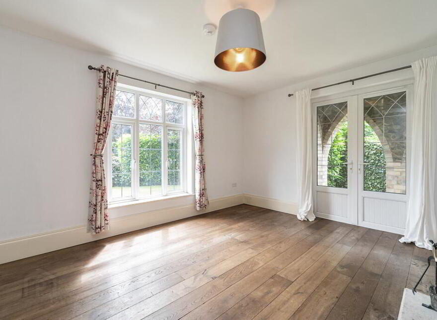 1 Governors Gate, Ballynahinch Road, Royal Hillsborough, BT26 6FE