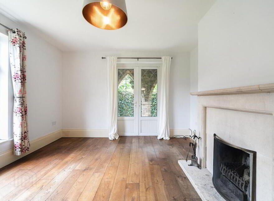 1 Governors Gate, Ballynahinch Road, Royal Hillsborough, BT26 6FE