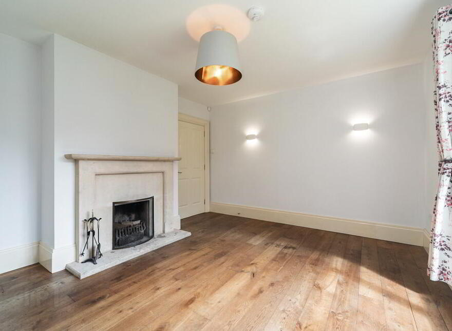 1 Governors Gate, Ballynahinch Road, Royal Hillsborough, BT26 6FE