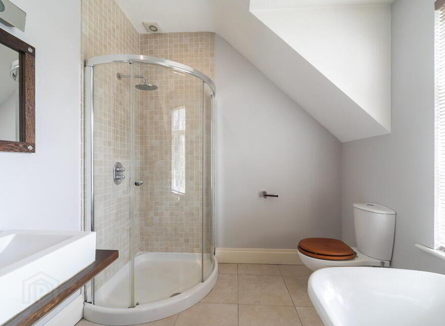 1 Governors Gate, Ballynahinch Road, Royal Hillsborough, BT26 6FE