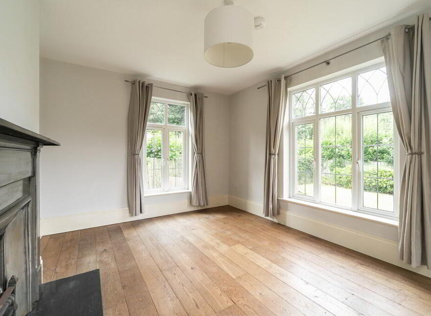 1 Governors Gate, Ballynahinch Road, Royal Hillsborough, BT26 6FE