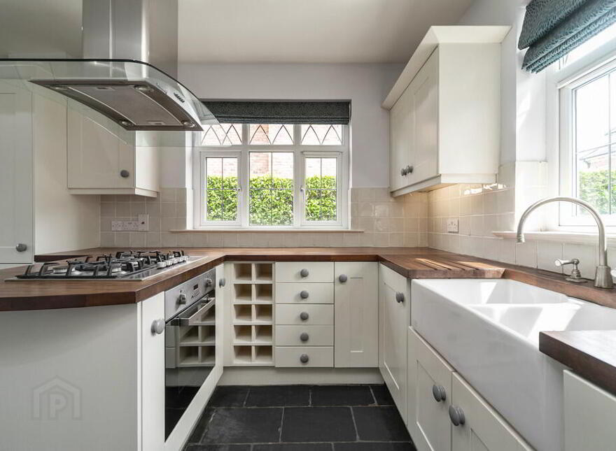 1 Governors Gate, Ballynahinch Road, Royal Hillsborough, BT26 6FE