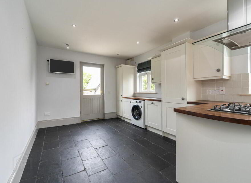 1 Governors Gate, Ballynahinch Road, Royal Hillsborough, BT26 6FE
