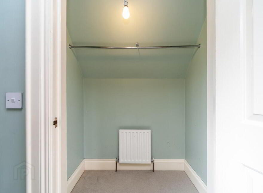 1 Governors Gate, Ballynahinch Road, Royal Hillsborough, BT26 6FE