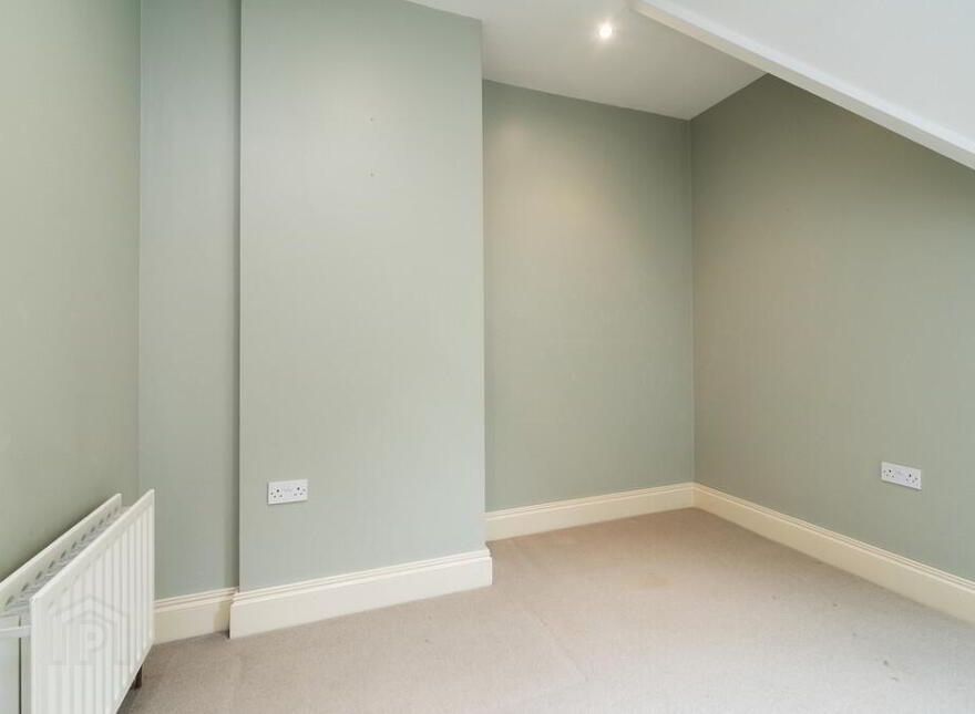 1 Governors Gate, Ballynahinch Road, Royal Hillsborough, BT26 6FE
