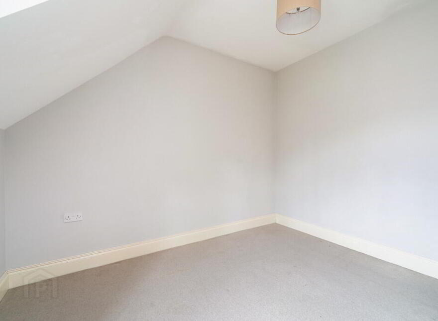 1 Governors Gate, Ballynahinch Road, Royal Hillsborough, BT26 6FE
