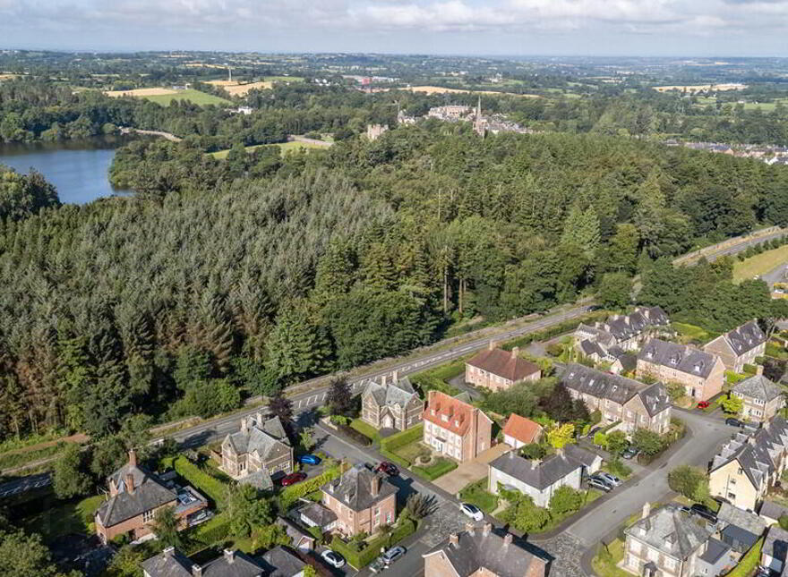 1 Governors Gate, Ballynahinch Road, Royal Hillsborough, BT26 6FE