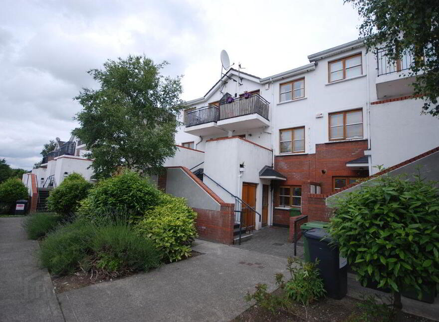 Belfry Grove, Citywest photo