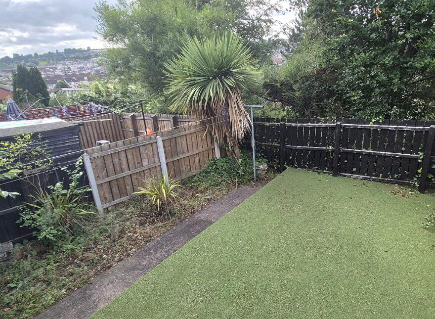 10 Fahan Street, Derry, BT48 6AQ
