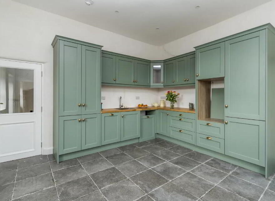 Claras House, Claras, Newtowncashel, N39EE70