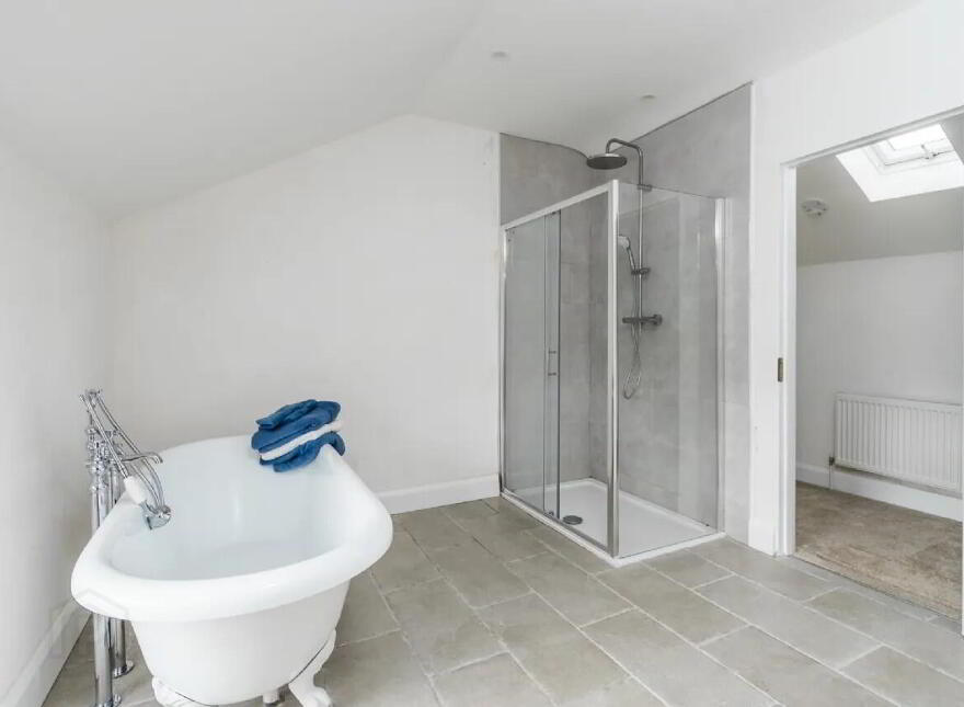 Claras House, Claras, Newtowncashel, N39EE70