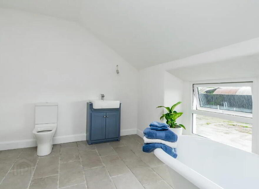 Claras House, Claras, Newtowncashel, N39EE70