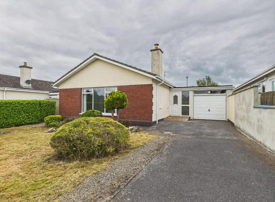 10 Pine Grove, Tramore, X91P389 photo