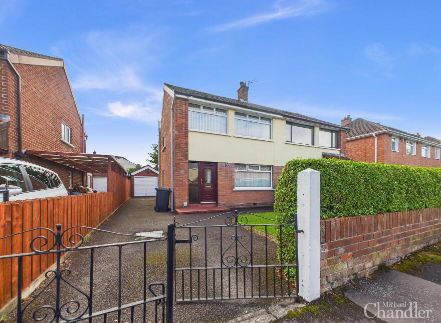 35 Carolhill Drive, Belfast, BT4 2FT