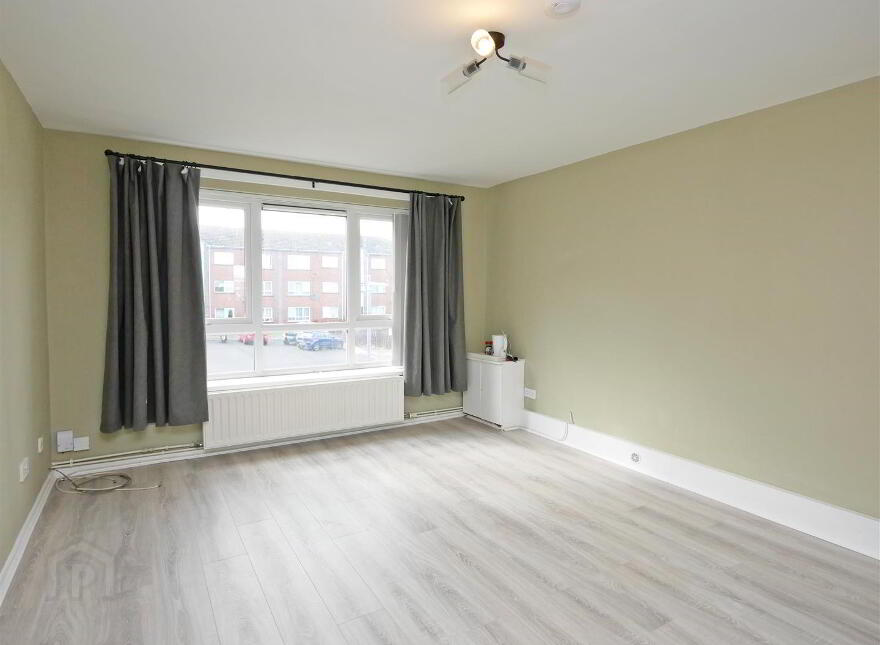 7d Mahee Close, Belvoir Park, Belfast, BT8 7EP