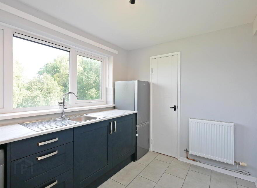 7d Mahee Close, Belvoir Park, Belfast, BT8 7EP