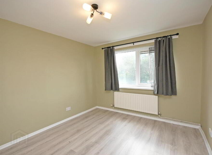 7d Mahee Close, Belvoir Park, Belfast, BT8 7EP
