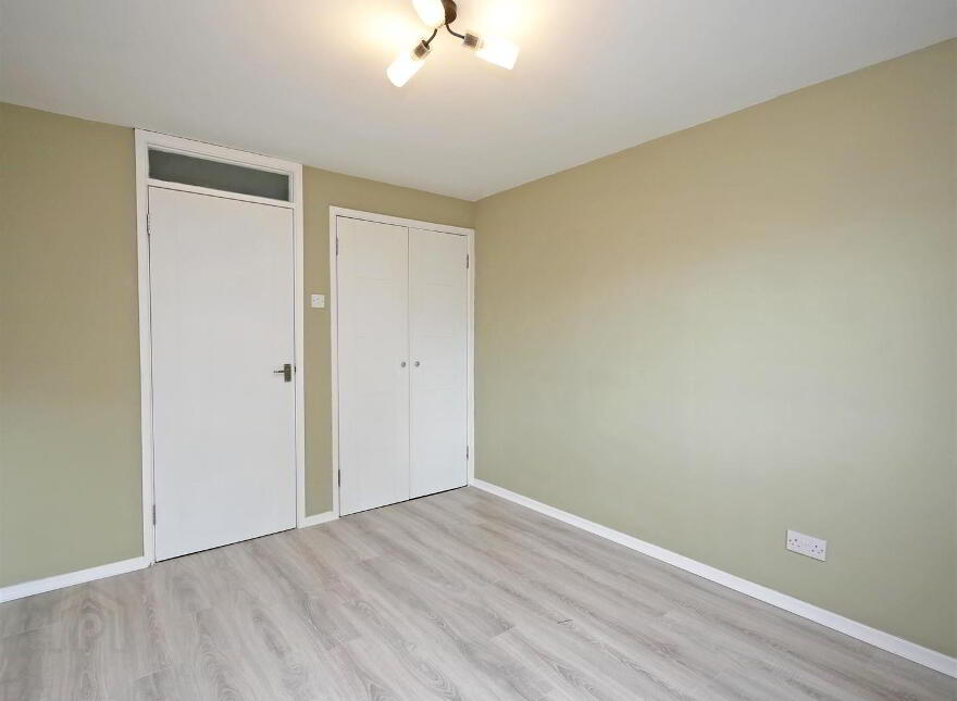 7d Mahee Close, Belvoir Park, Belfast, BT8 7EP
