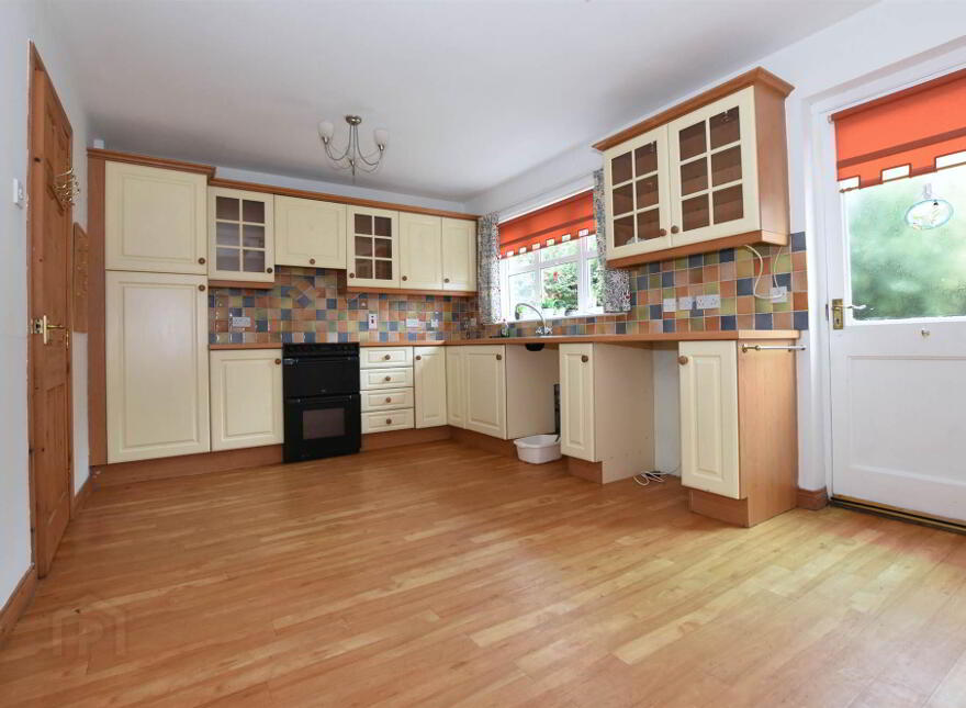11 Whitethorn Avenue, Newtownards, BT23 8WT