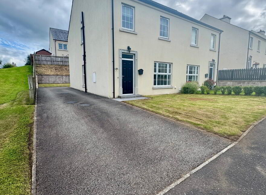 2 Moy Demesne, Moy, Dungannon, BT71 7FJ photo