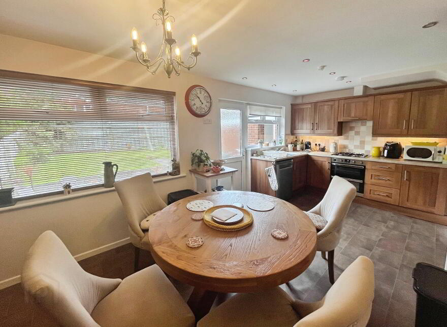 60 Dunbeg Park, Hillsborough, BT26 6AT