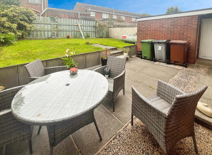 60 Dunbeg Park, Hillsborough, BT26 6AT
