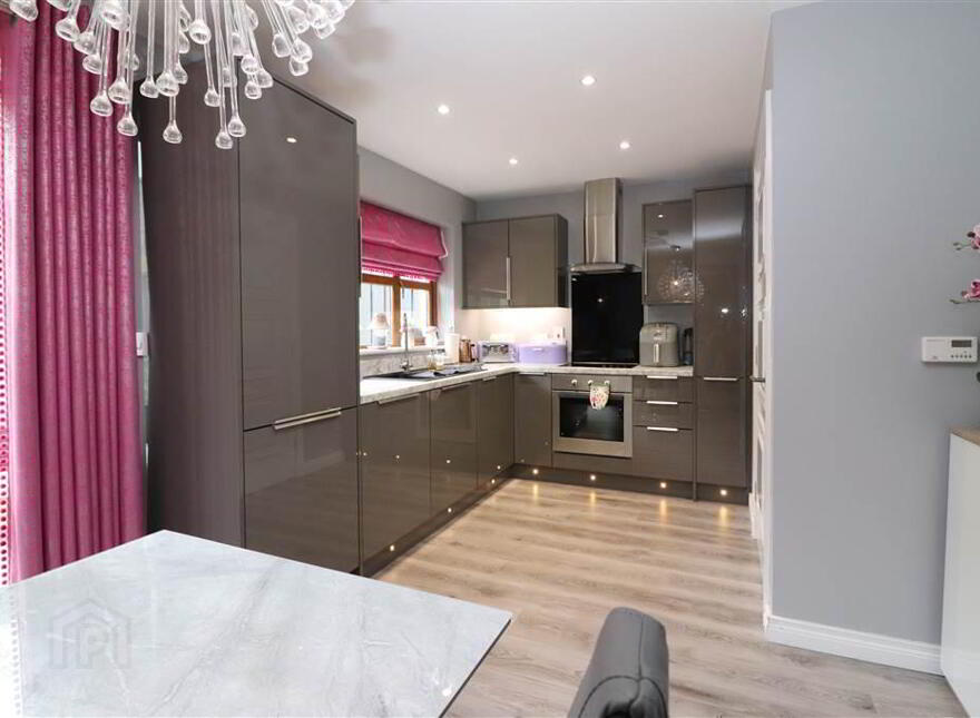12 Redwood Dale, Redwoods, Dunmurry, Belfast, BT17 9RL