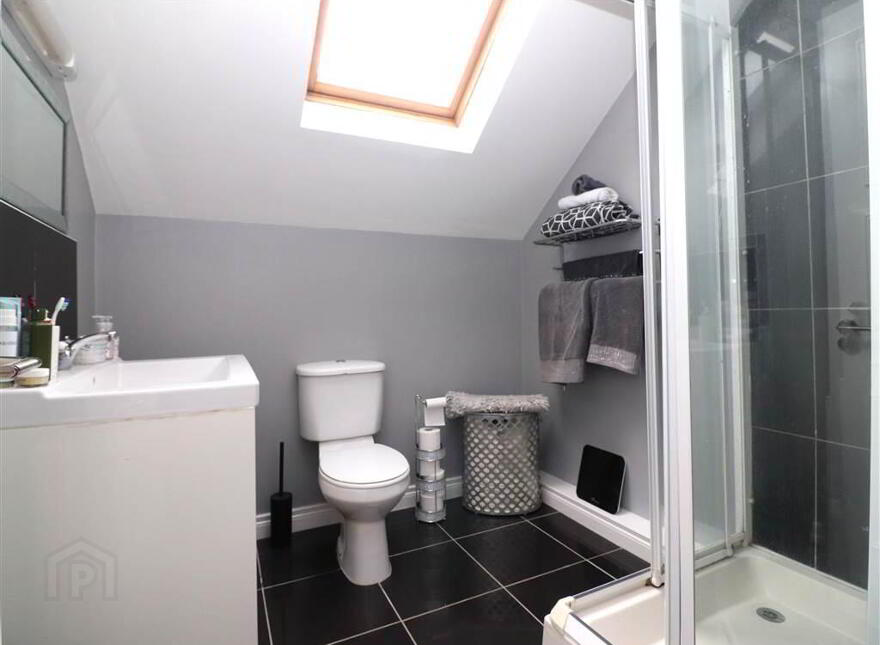 12 Redwood Dale, Redwoods, Dunmurry, Belfast, BT17 9RL