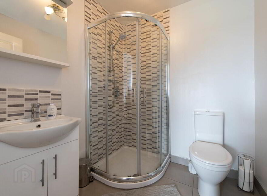 Apt 25 Clarendon Quay, 1 Pilot Street, Belfast, BT1 3AG