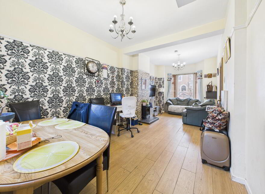 62 Farnham Street, Belfast, BT7 2FN