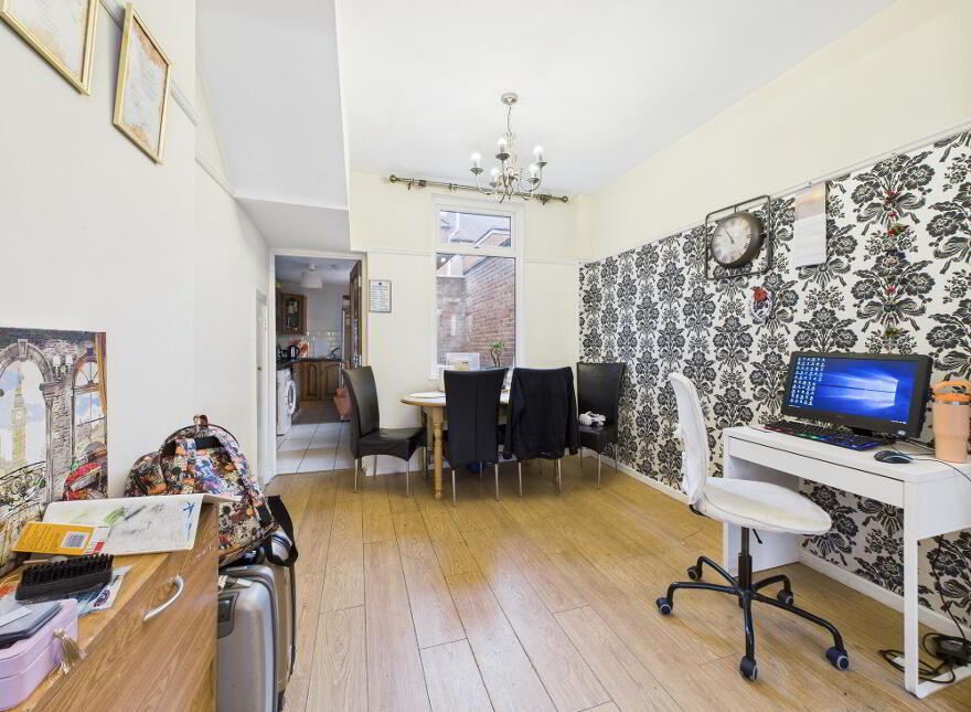 62 Farnham Street, Belfast, BT7 2FN
