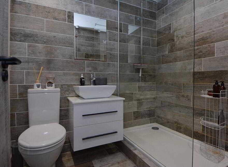 Apt 1 Lesley Plaza, 2a Osborne Park, Belfast, BT9 6JN