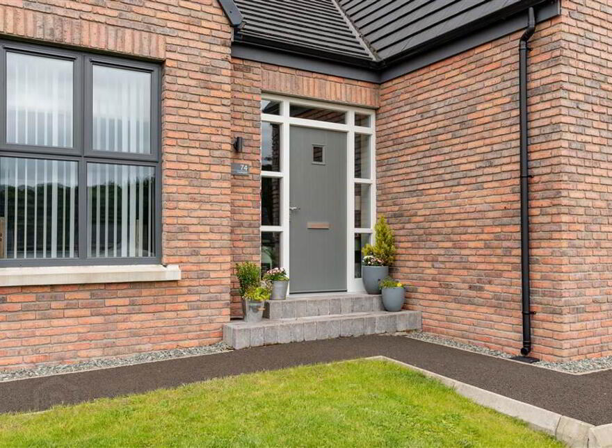 74 Castlegate, Galgorm, Ballymena, BT42 1SD