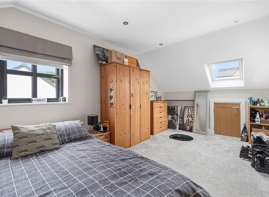 74 Castlegate, Galgorm, Ballymena, BT42 1SD