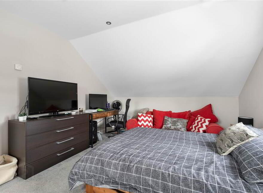 74 Castlegate, Galgorm, Ballymena, BT42 1SD