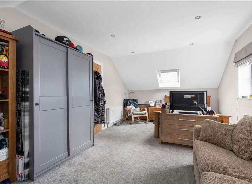 74 Castlegate, Galgorm, Ballymena, BT42 1SD