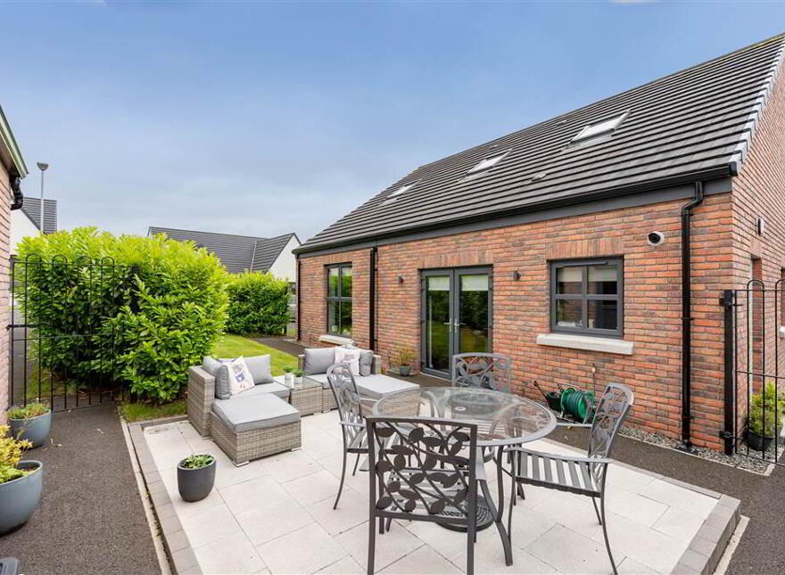 74 Castlegate, Galgorm, Ballymena, BT42 1SD