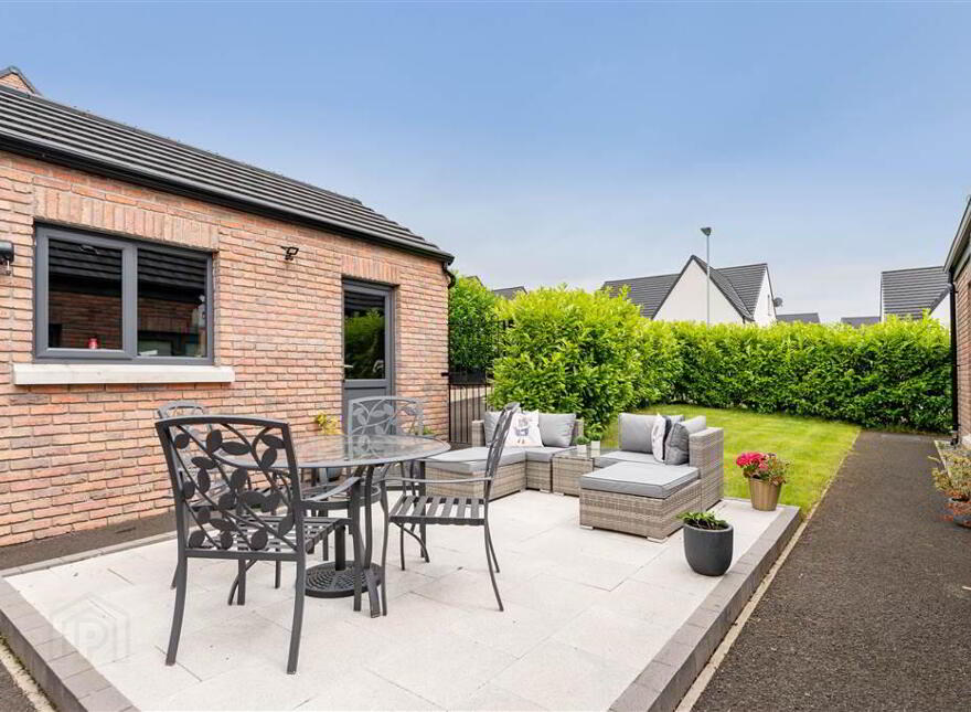 74 Castlegate, Galgorm, Ballymena, BT42 1SD
